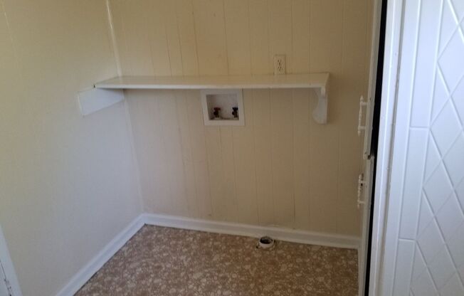 2 beds, 1 bath, $750