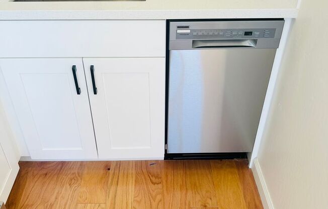 171 (1556 Great Highway)