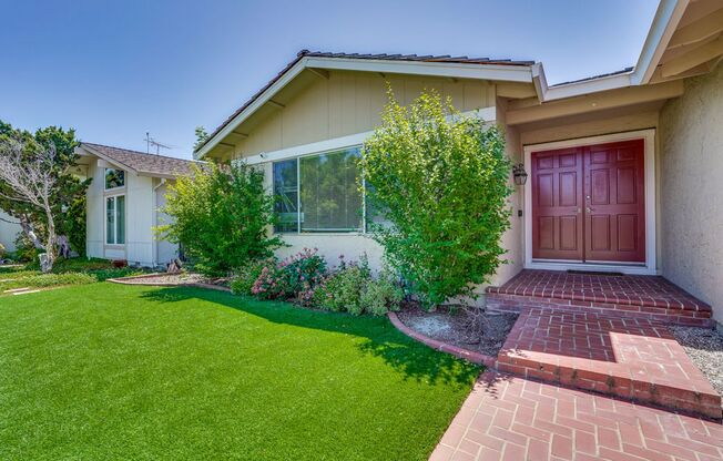 Bright and Spacious 3 Bed 2 Bath Single Family Home