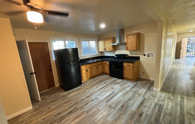 1129 E 103 ST