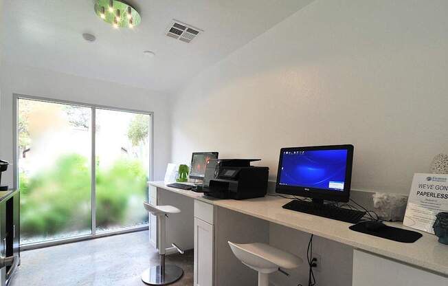 Modern Mueller Apartment