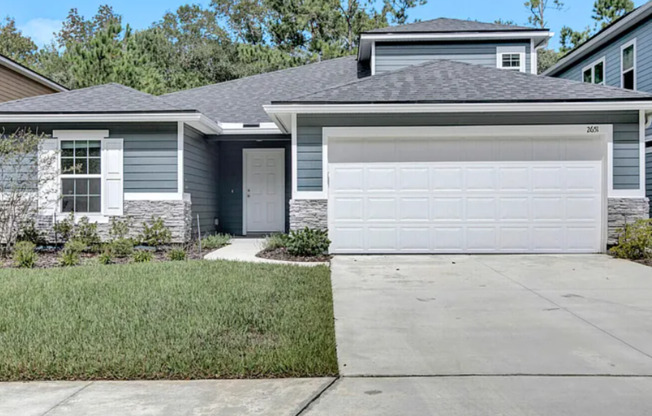 Inviting Family Home in the Heart of Orange Park – Firethorn Ave