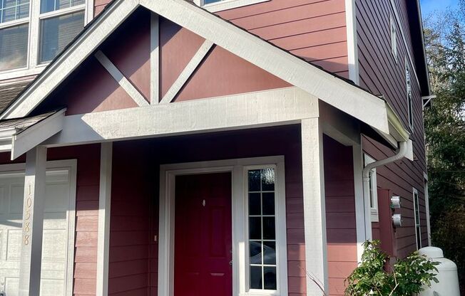 In town Kingston 3 bedroom 2.5 bath...available now