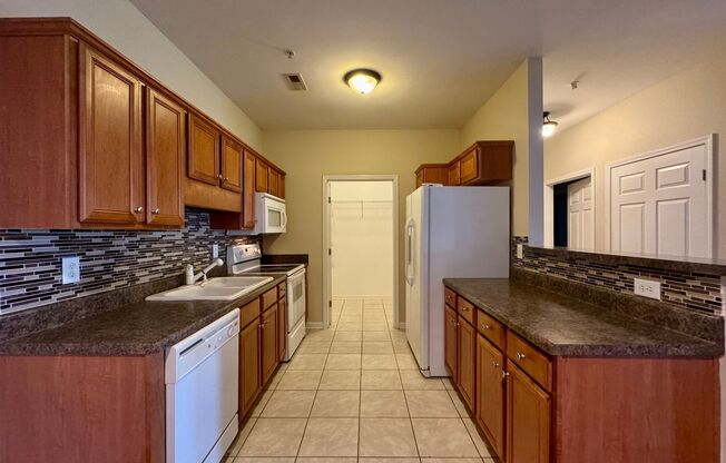 2 beds, 2 baths, $1,300