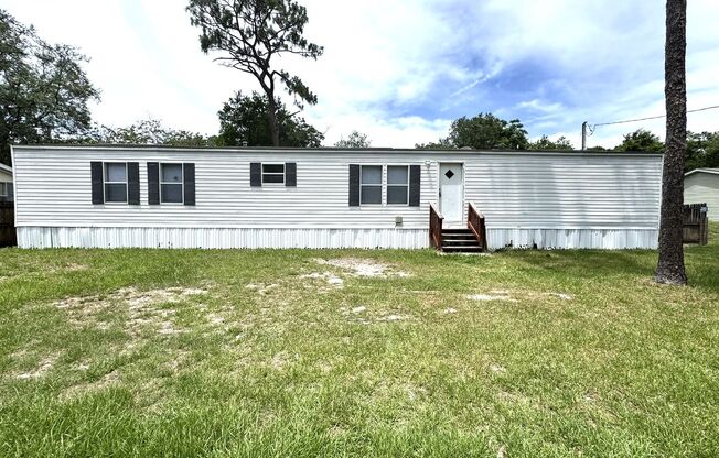 3 Bedroom / 2 Bathroom Westside Mobile Home
