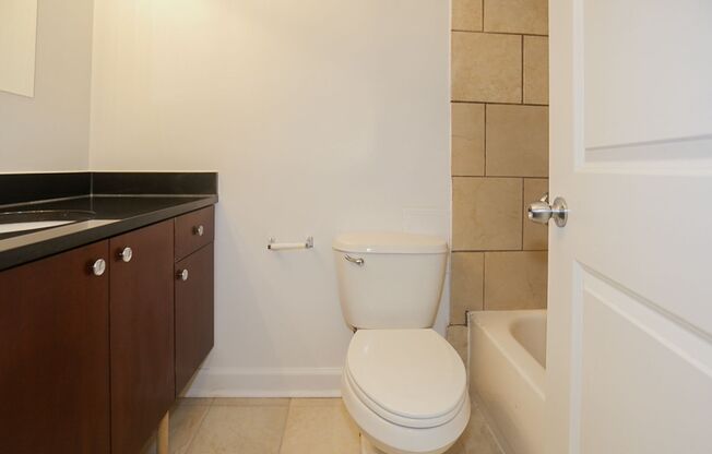 2 beds, 2 baths, 1,140 sqft, $3,150, Unit 3814S-1E