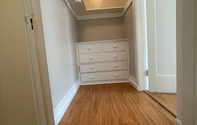 Studio, 1 bath, 500 sqft, $1,249, Unit 304