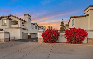 Welcome to this stunning 3 bedroom, 2 bathroom house located in Scottsdale, AZ area.