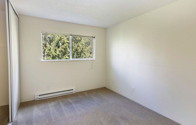 2 beds, 1 bath, 880 sqft, $1,425, Unit 10