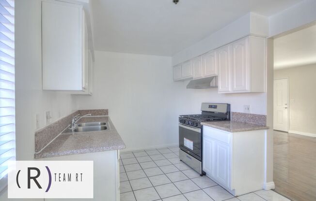 2 beds, 1 bath, $2,180, Unit #F