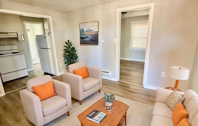 2 beds, 1 bath, $1,050, Unit Unit 1