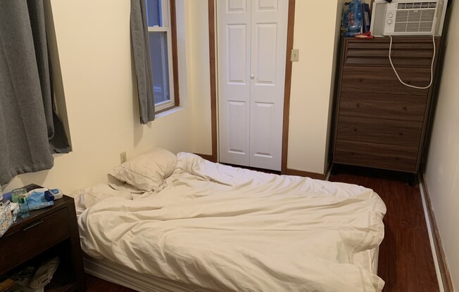2 beds, 1 bath, $3,630, Unit 6