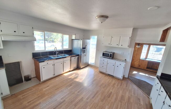 Spacious 5-Bedroom Home in Quiet Delta Neighborhood