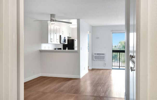 Studio, 1 bath, 600 sqft, $2,095, Unit Unit 310