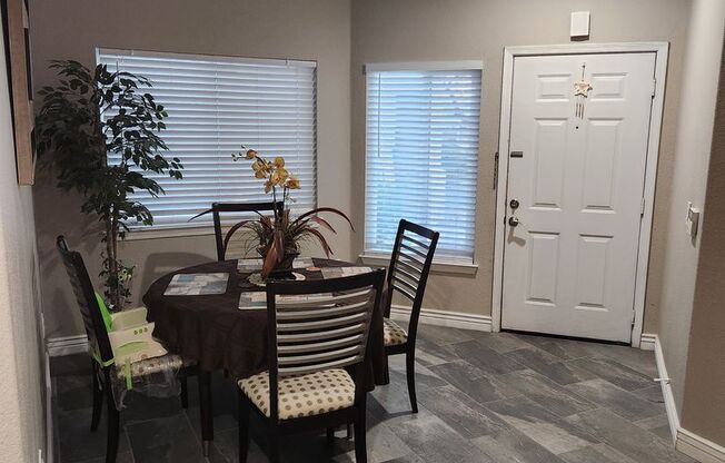 2 beds, 2 baths, $1,900, Unit Unit 1009