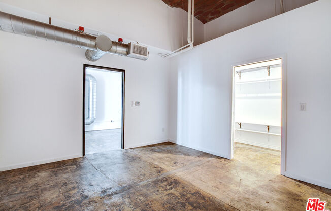 2 beds, 1 bath, 1,300 sqft, $2,800, Unit 201