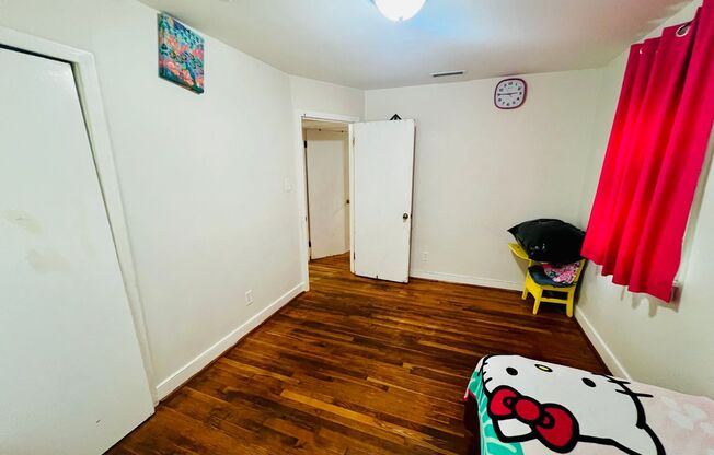 3 beds, 1 bath, $2,250