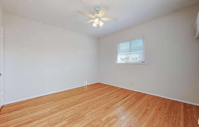 11284 MONTANA AVE