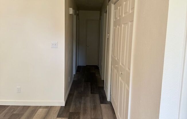 3 beds, 1 bath, 950 sqft, $1,395, Unit 3