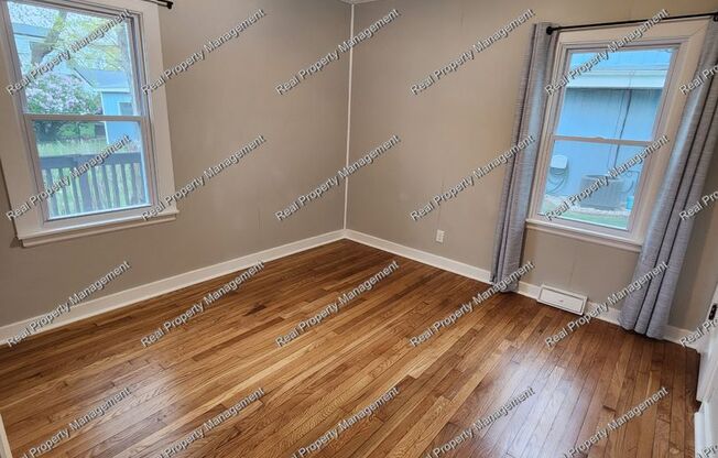 Three Bedroom Munster Cape Cod