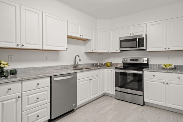 20 HAMMOND POND PKWY