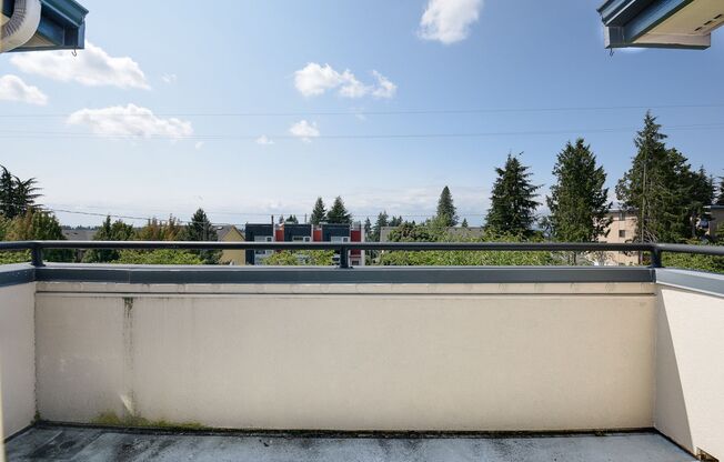 2 beds, 2 baths, 865 sqft, $2,350, Unit 2-204