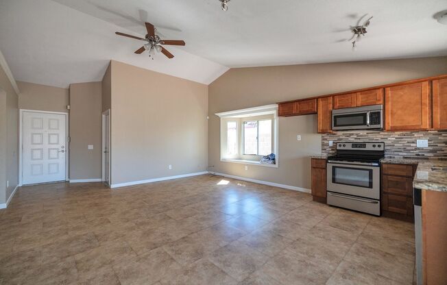 North Phoenix 2 Bed/2 Bath Home - Cross streets: E Greenway Pkwy and Cave Creek Rd