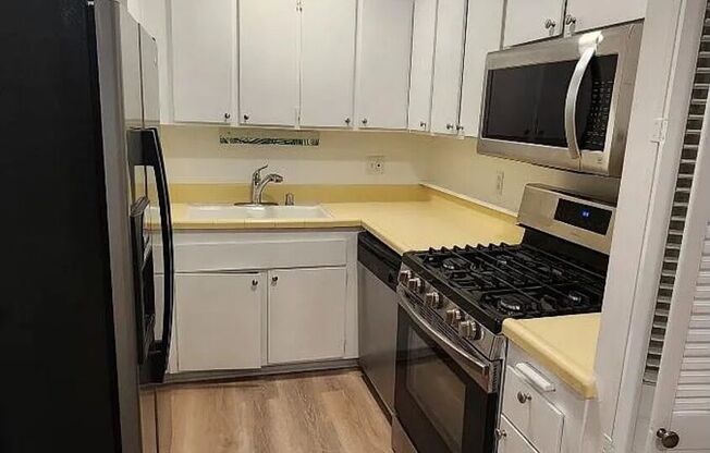 1 bed, 1 bath, 762 sqft, $2,795, Unit 2607