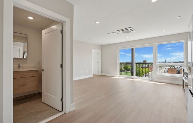 2 beds, 2 baths, 806 sqft, $2,365, Unit Unit 617