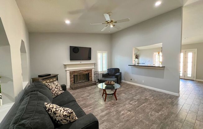 Gorgeous 3 Bedroom Home with Tons of Upgrades!