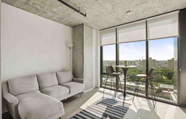 2132 S WABASH AVE