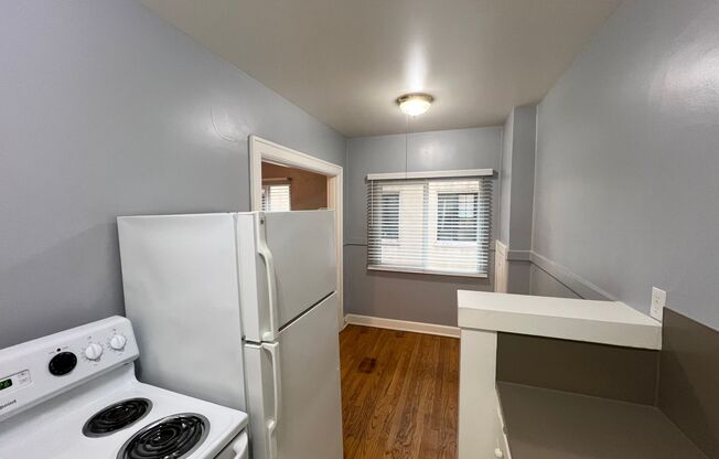 Studio, 1 bath, 305 sqft, $1,195, Unit 407