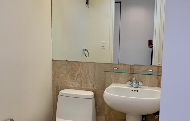 1 bed, 1.5 baths, 907 sqft, $6,200, Unit 28A