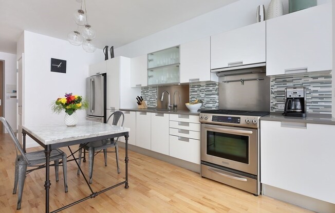 2 beds, 2 baths, 1,019 sqft, $4,900, Unit 305