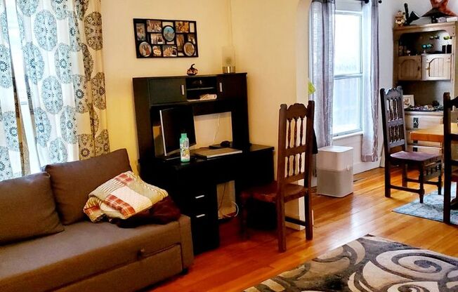 2 beds, 1 bath, $2,000