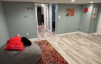 1111 E 400 S
