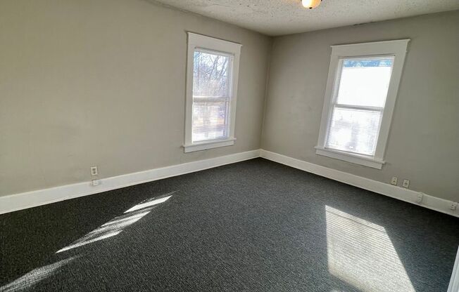 Duplex at 1527 SW Mulvane St