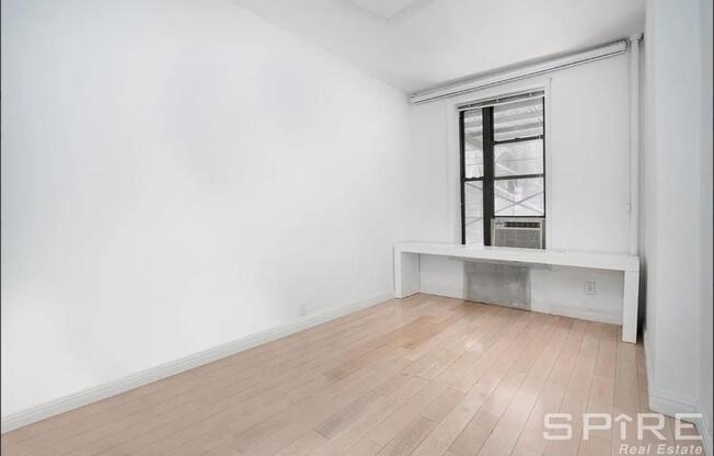 123 E 88 ST