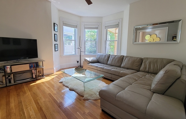 52 HILLSDALE RD