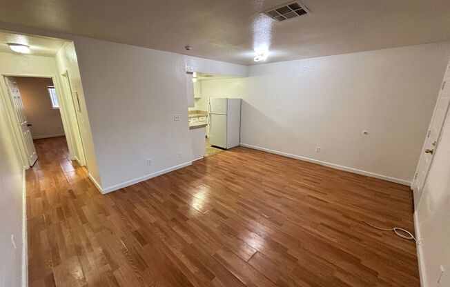 4765 Thunderbolt Ave Unit 2