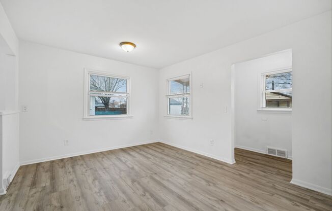 2 beds, 1 bath, $1,349