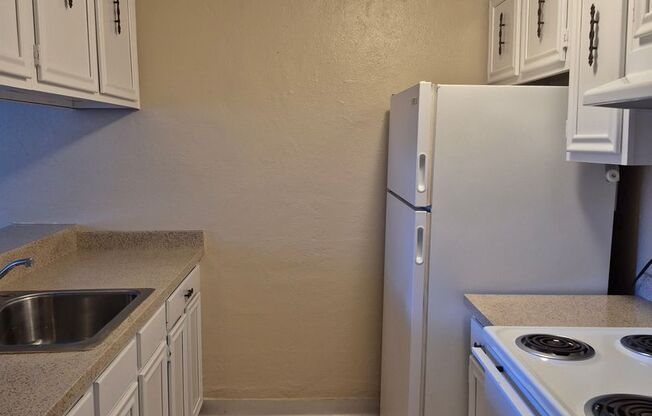 Val Verde Court Condominiums