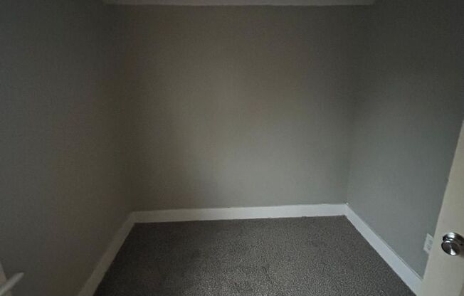 3 beds, 1 bath, $1,200