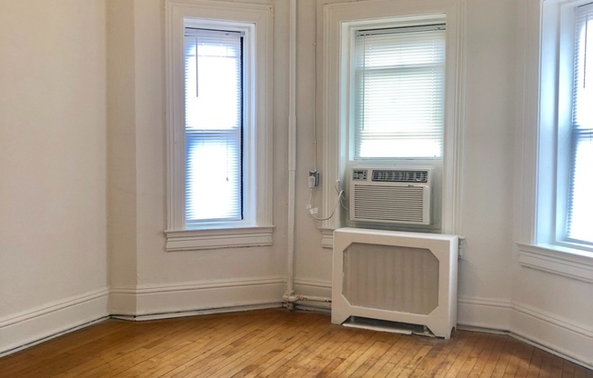 3 beds, 1 bath, 1,225 sqft, $2,299, Unit 1301-43