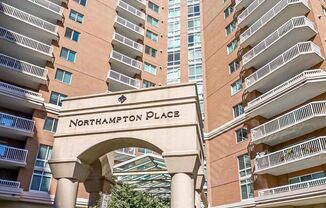 This contemporary, sun-drenched condo is perfect for you!