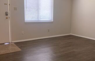 2 beds, 1 bath, $850, Unit 9122