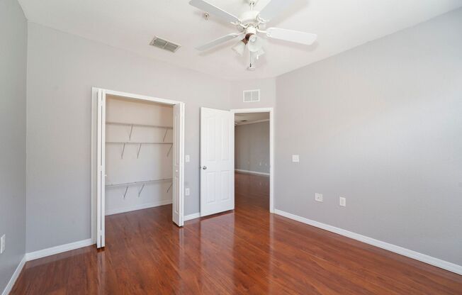 Nice 3/2.5 Townhouse with 2-Car Garage in Serenata of Metrowest (Gated)