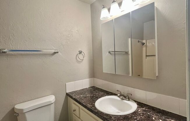 1 bed, 1 bath, $1,200, Unit 27