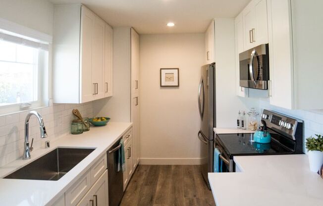201 S Broadway TIC (12th St/2500 Matthews)
