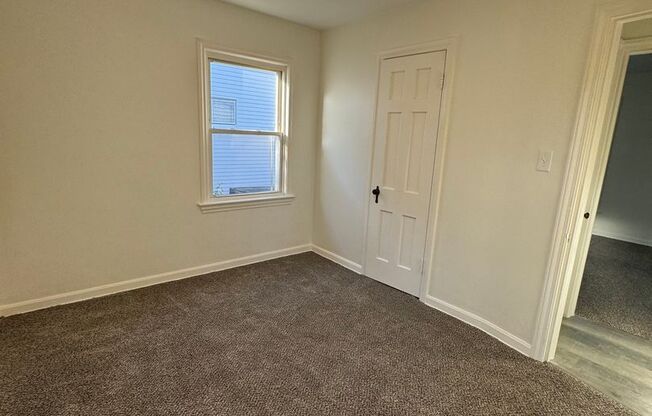 3 beds, 1 bath, $1,400